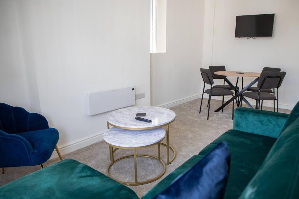 Balmoral - First Floor - Four * Blackpool